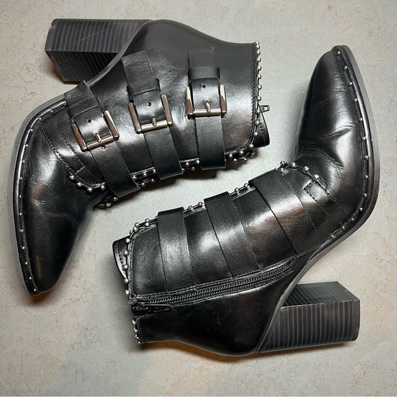 Steve Madden Humble Bootie - Picture 4 of 7